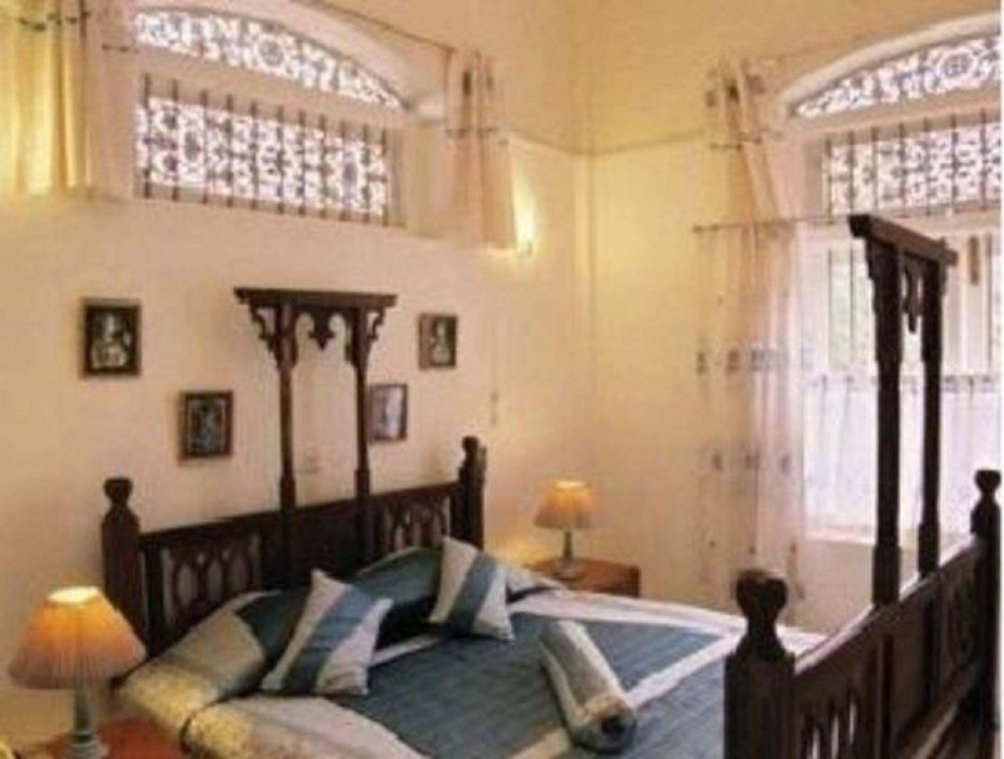 Hotel Manor House à Embulpure Extérieur photo