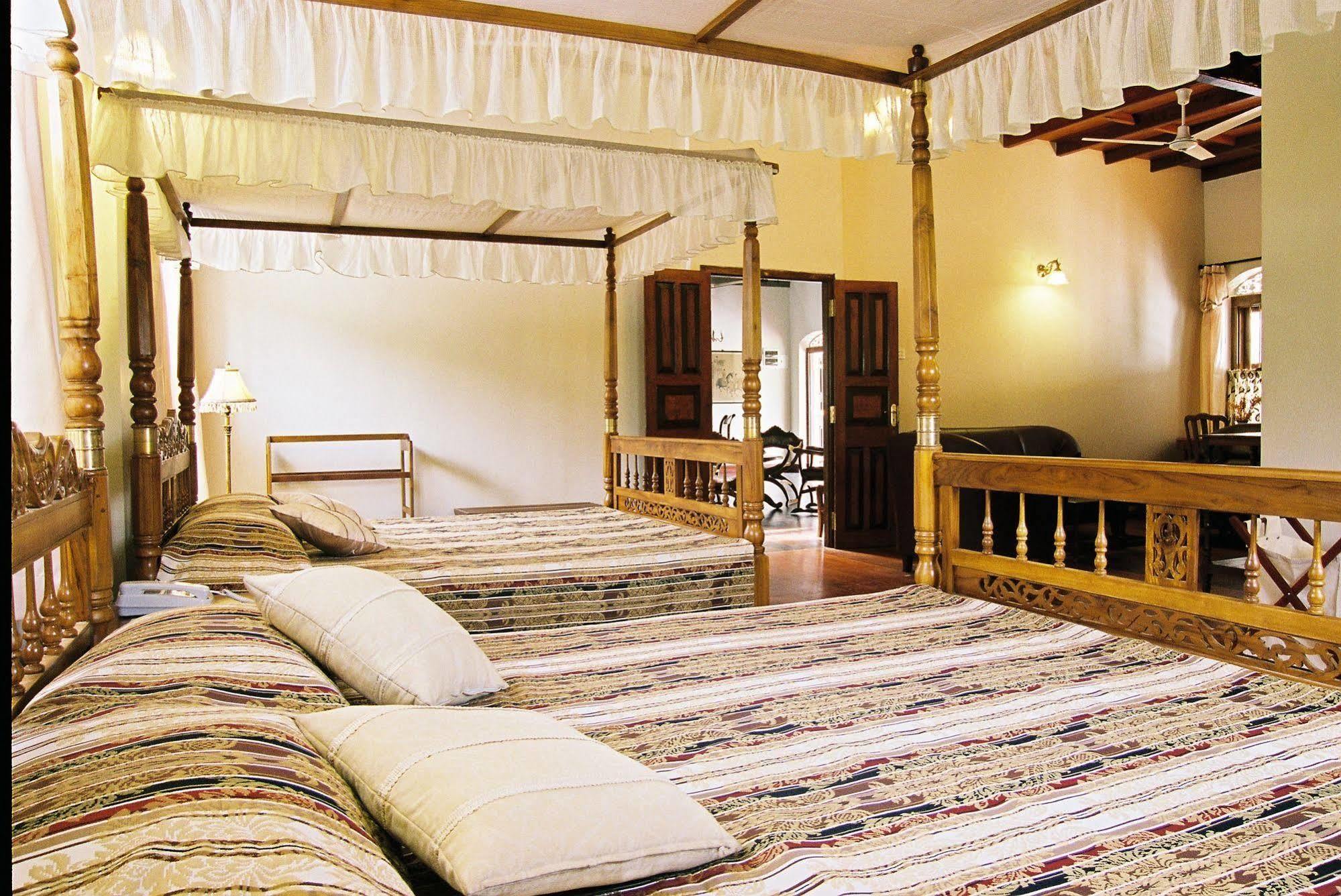 Hotel Manor House à Embulpure Extérieur photo