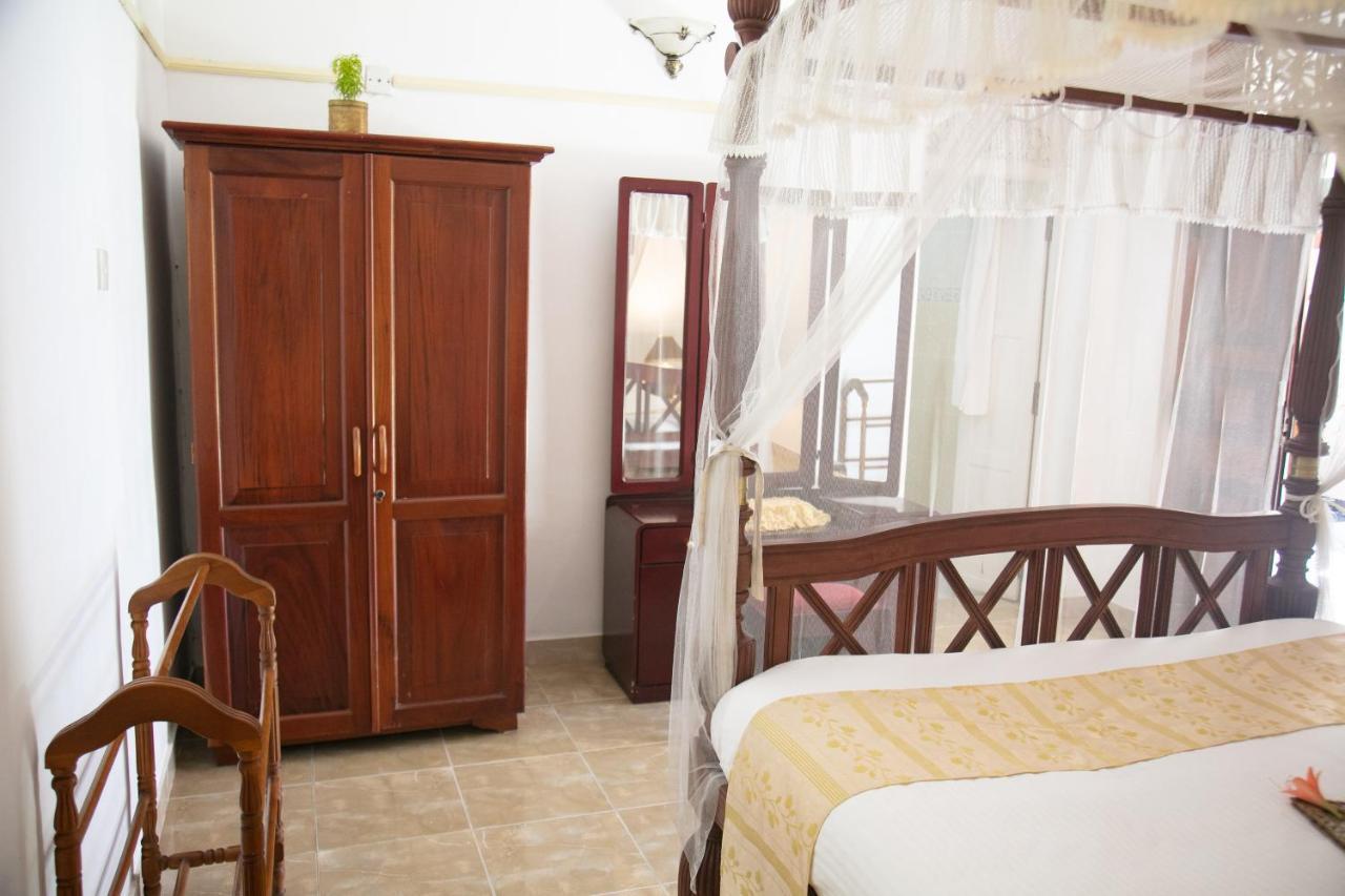 Hotel Manor House à Embulpure Extérieur photo