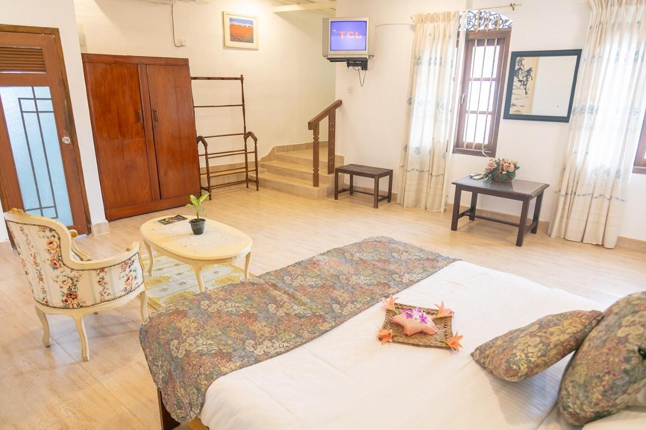 Hotel Manor House à Embulpure Extérieur photo